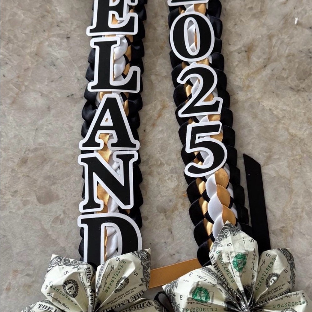 Graduation Lei - Picture 7 of 16